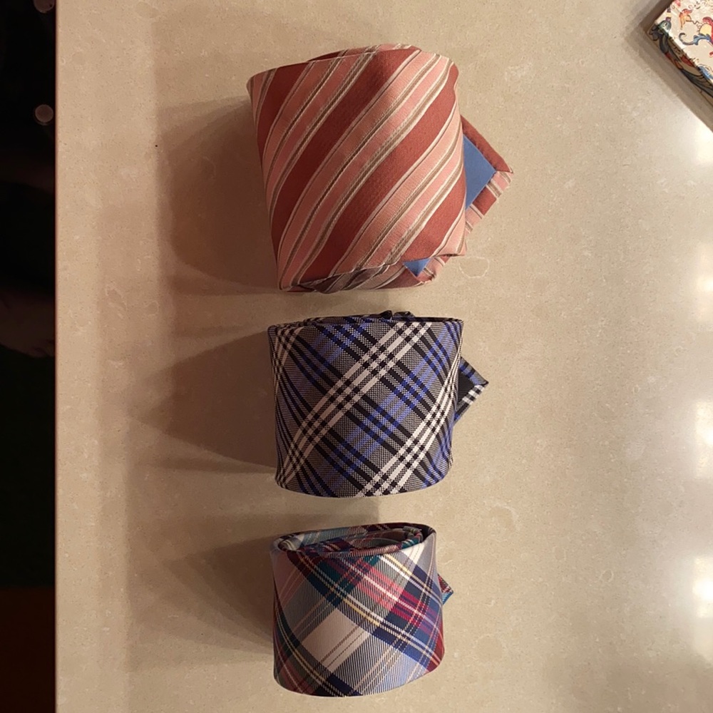 Three stripe ties